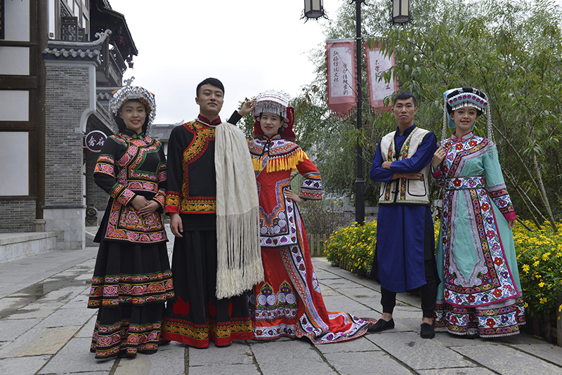 对现在中国传统民族服饰文化传承的焦虑与思考，我们祖宗留下来的东西该何去何从?