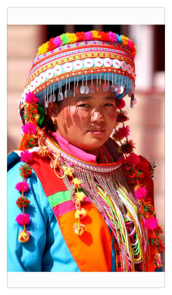傈僳族妇女服装