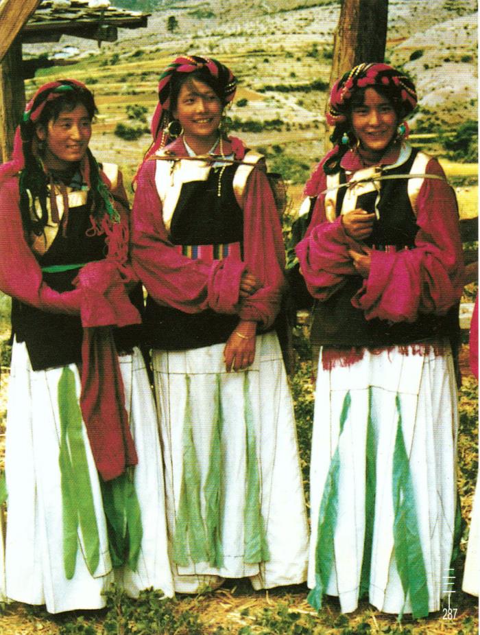 迪庆传统藏族服饰